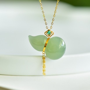 Fubei diamond jewelry [18K gold inlaid Hetian jade Qinghai material three-dimensional gourd pendant] bare stone size 14*25mm