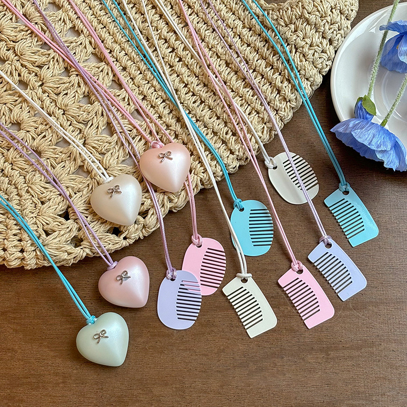 Collar de peine ovalado de color pintado en aerosol verano nuevo temperamento fresco y dulce cadena de clavícula moda de alta gama