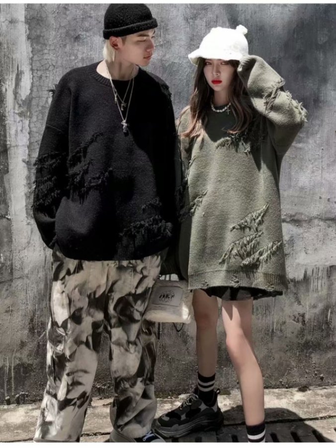 Unisex Oversized Knitted Jumper With Tassel Design For Couples_voghion.com