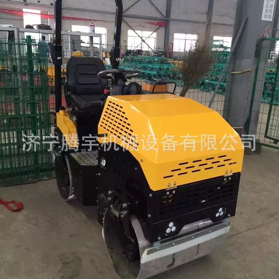 现货供应1吨全液压振动压路机价格 1吨全液压压路机厂家自动