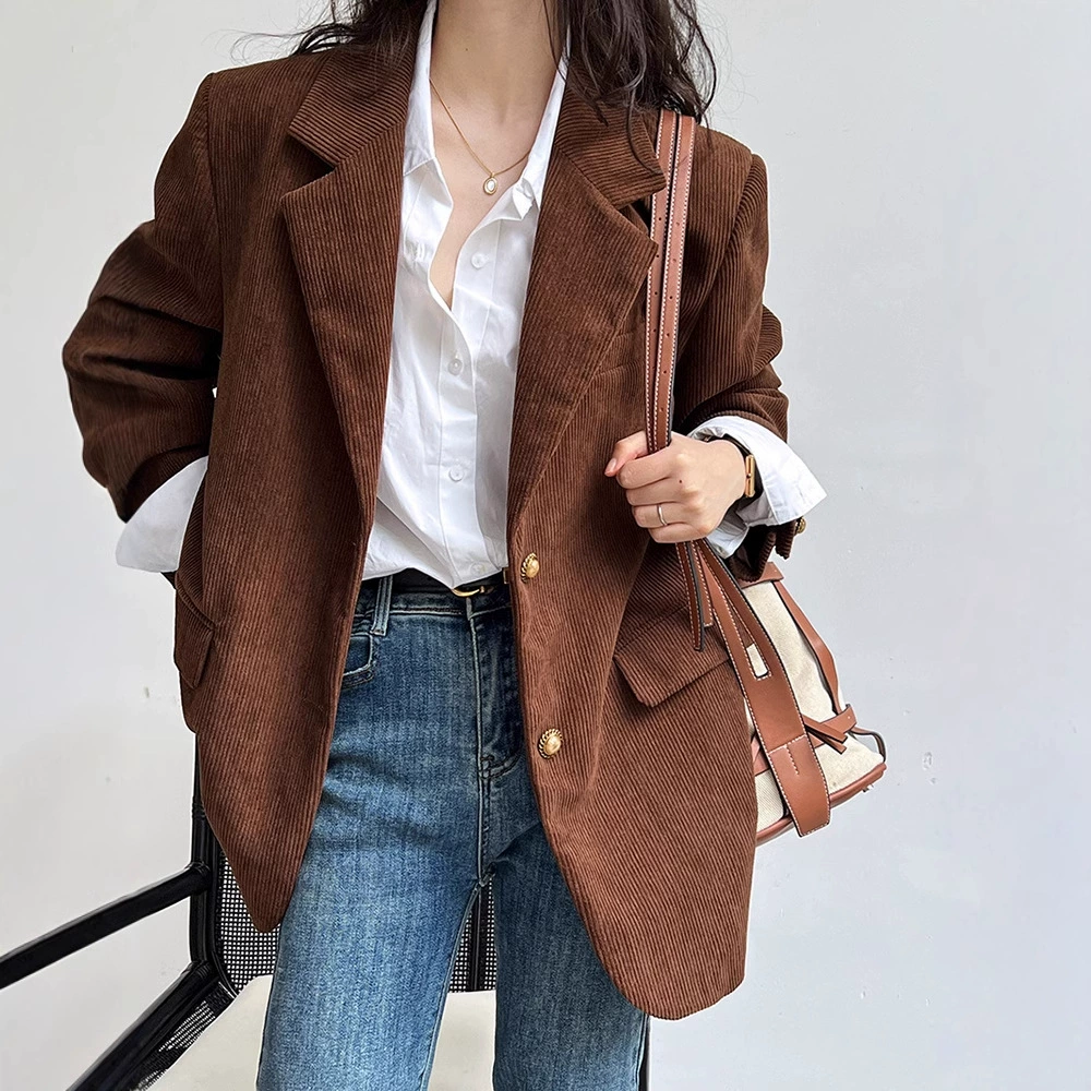Коричневый вельветовый пиджак женский весна 2025 новая мода высокого уровня чувство свободного повседневного маленького костюма топ