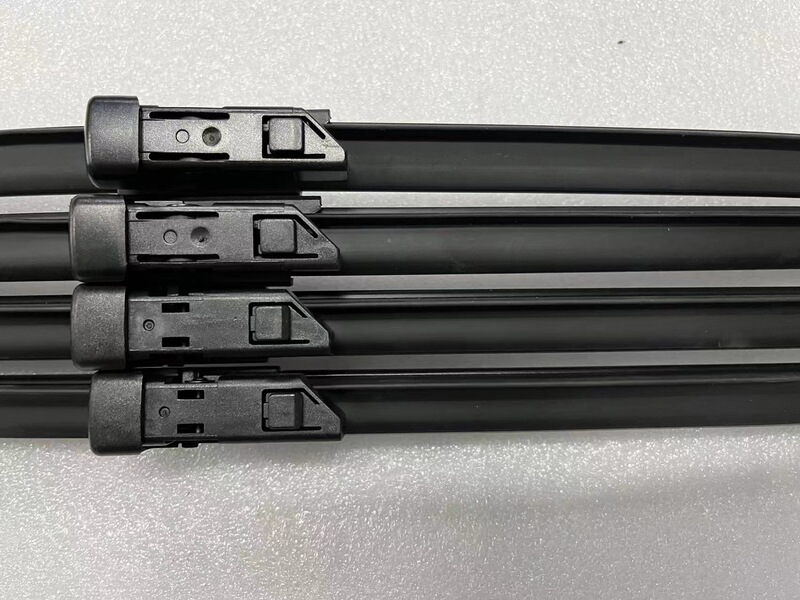 Suitable for 17-23 Tesla Model 3 Wiper Blades with Automatic Water Spray Wiper Blades 1076730-00-C