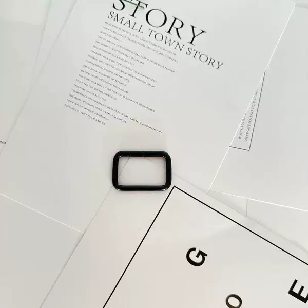 Black square buckle (not single hair)