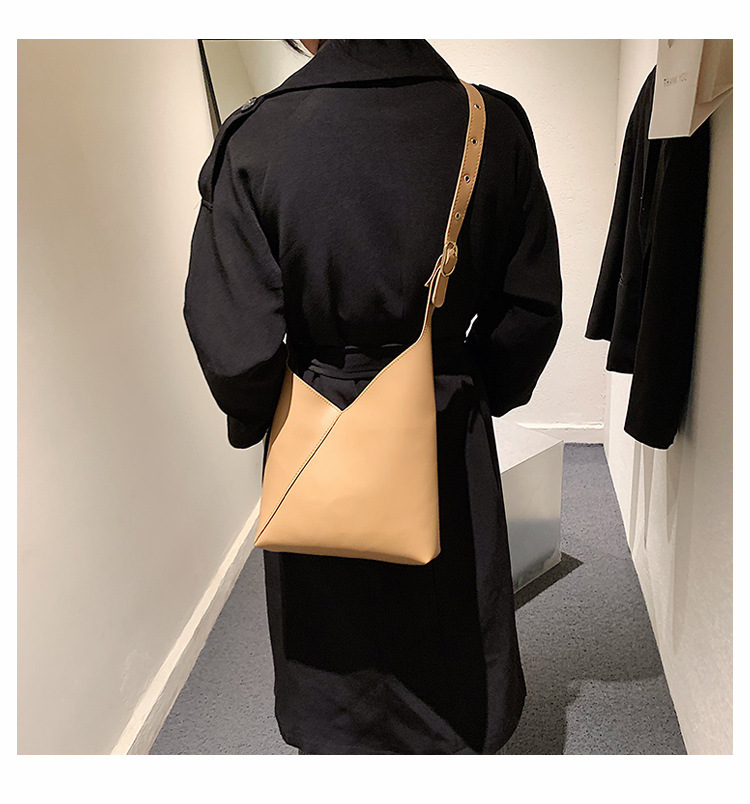 Fashion Retro Solid Color Large-capacity Messenger One-shoulder Bucket Bag Wholesale Nihaojewelry display picture 7