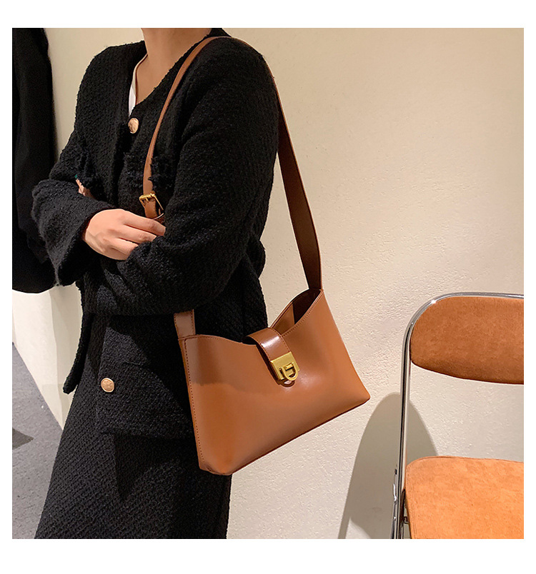 2021 New Bucket Female Bag Korean Solid Color Large-capacity Commuter Diagonal Bag display picture 146