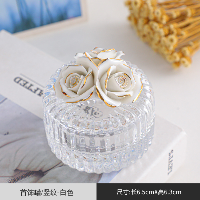 Tres rosas (blanco) rayas verticales