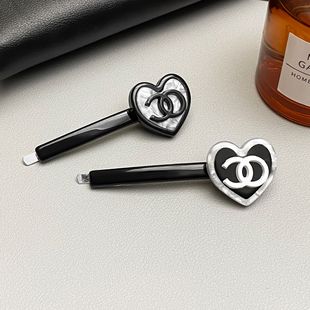 �r�֚��|�ٴ�ڰ�ɫ�pc���Ă�߅����ǰ�~��l�A���s�߼���һ�֊A