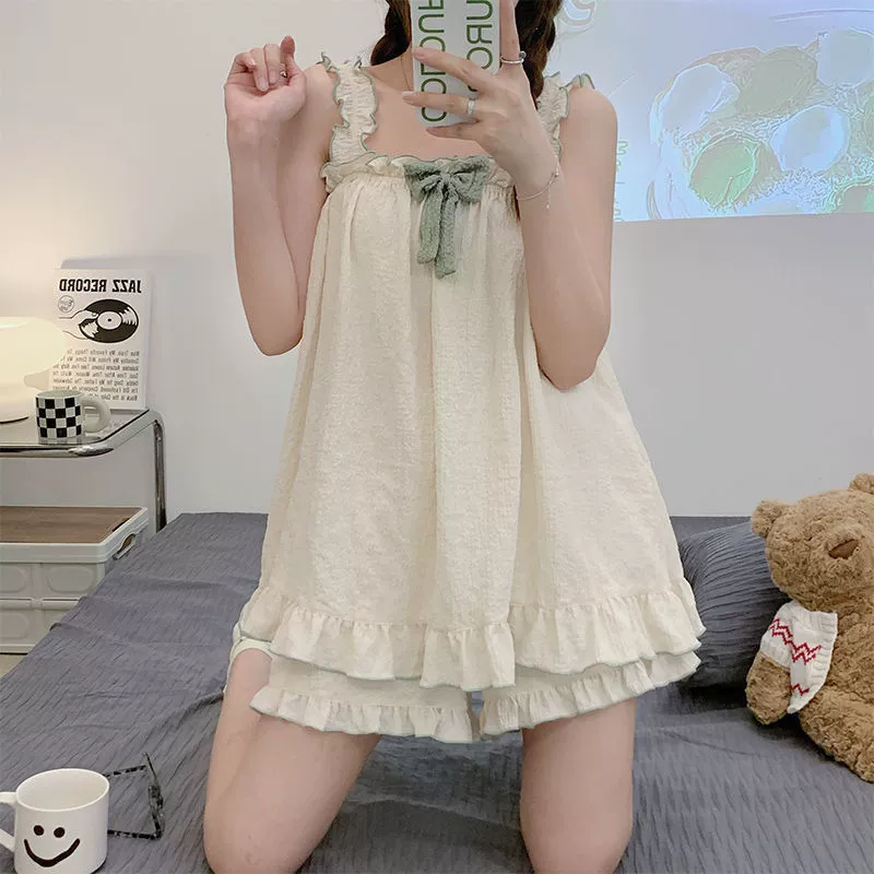 Ночная рубашка‑комплект (pijama) женский тонкий топ и шорты, милые оборки, эффект лифтинга
