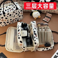 可爱腊肠小狗化妆包大容量旅游分区护肤品三层收纳包手提洗漱包包