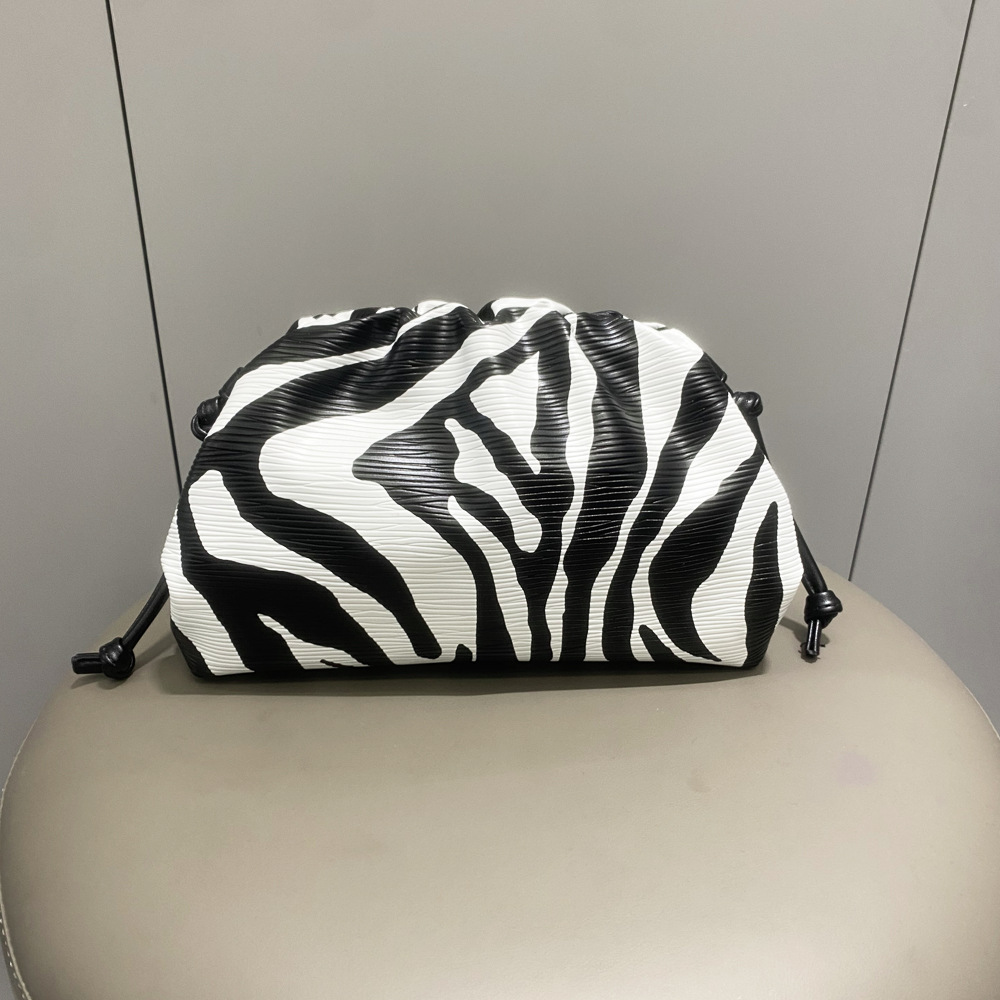 Rayas De Cebra Tamaño Pequeño Cebra Raya Grande Cuero Sintético Cebra Cuadrado Bolsos De Noche display picture 11