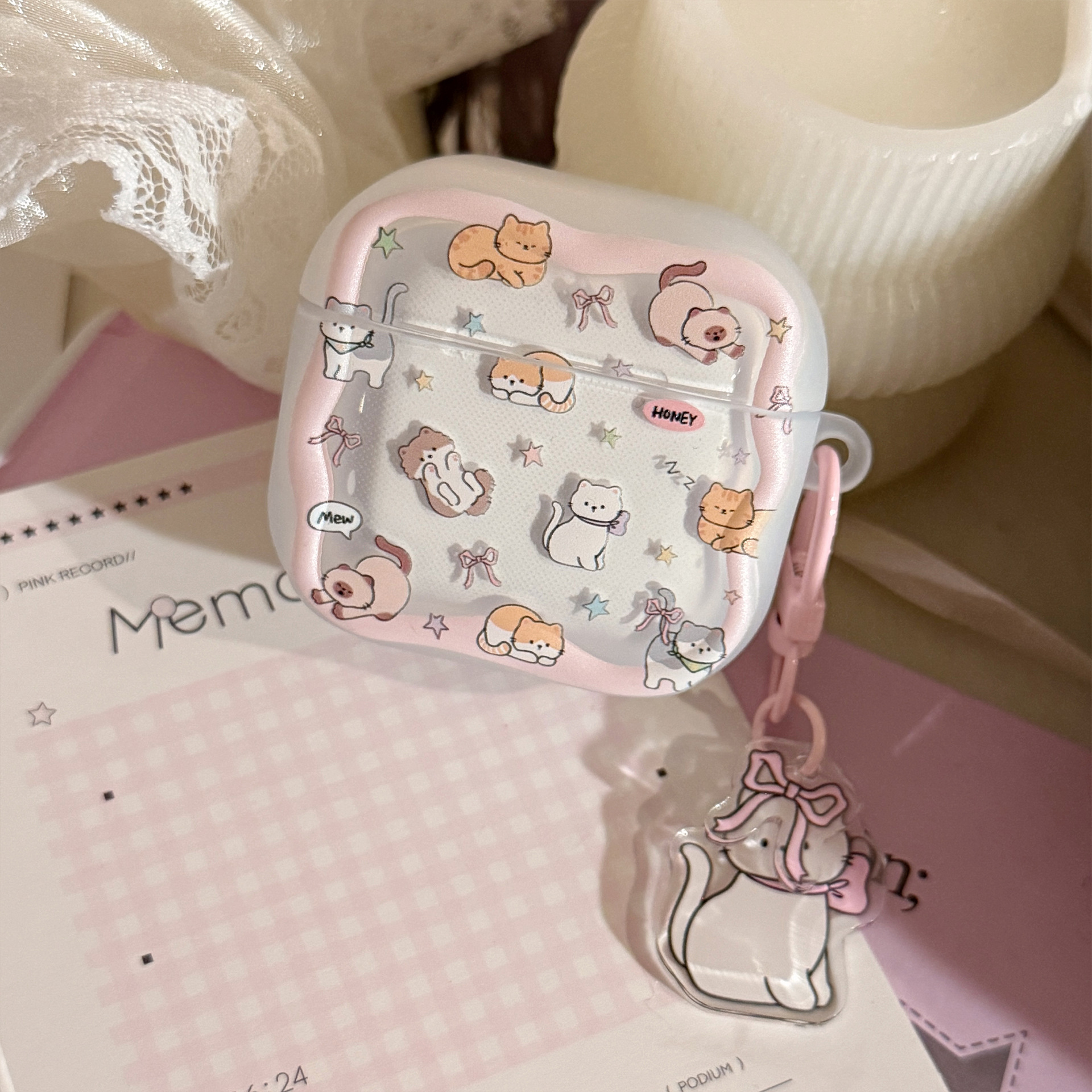 Colgante de gato rosa suave para Apple Airpods 4 generación cubierta de auriculares Bluetooth Pro3 dibujos animados 3 generación 1 anti-caída