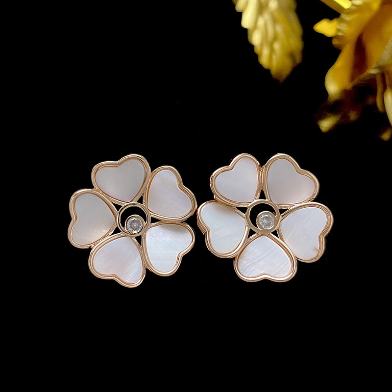 1 Pair Lady Flower Inlay Sterling Silver Copper Shell Ear Studs display picture 1
