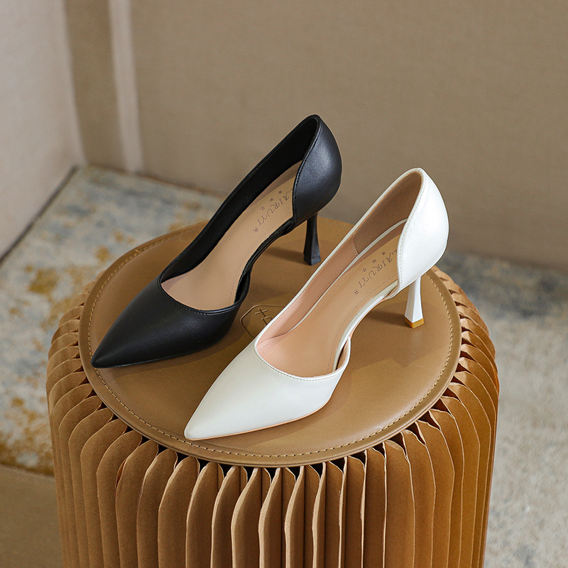 Side Hollow High Heels Women's Stiletto Pointed Toe Temperament Black Soft Leather Large and Small Professional Shoes