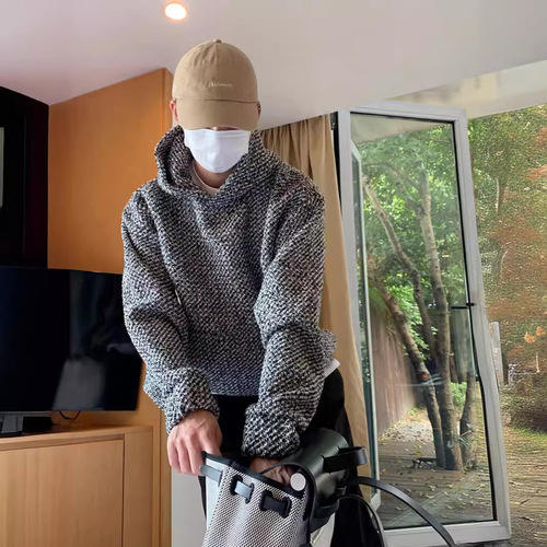 Men's Spring/Autumn Fashion Heavyweight Coarse Knit Hooded Sweatshirt, Loose Fit, Versatile Long-Sleeved Top with Small Floral Detail