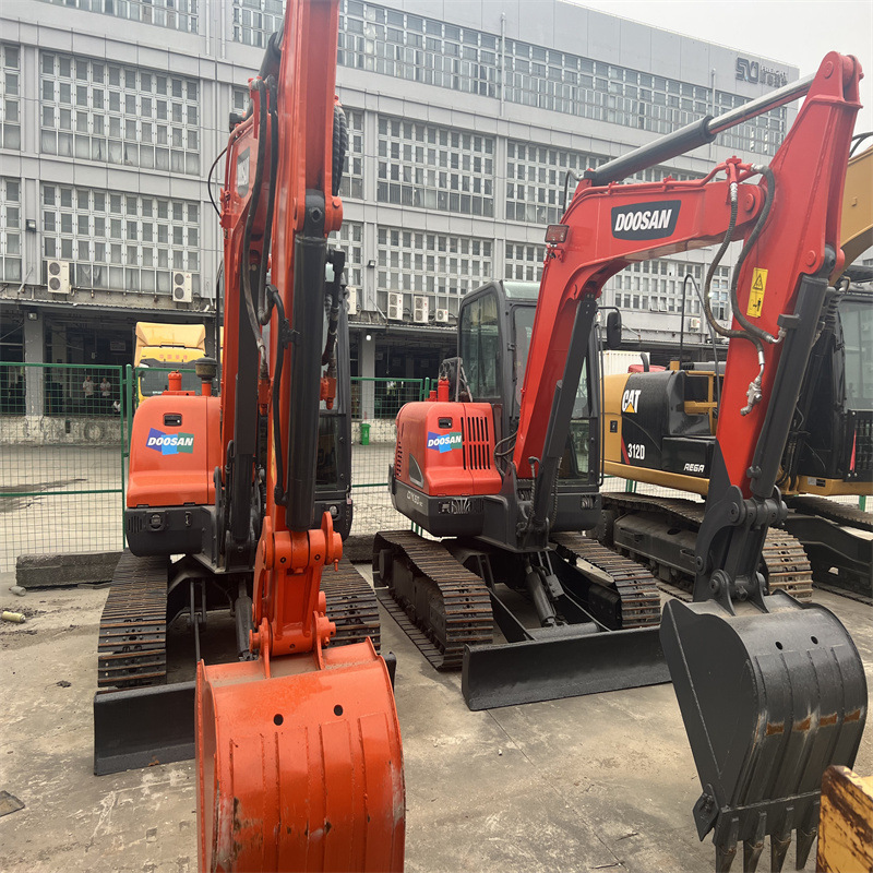 Exportación de Malasia de segunda mano Doosan DX60 - 9C excavadora noventa por ciento de buena calidad prueba de campo