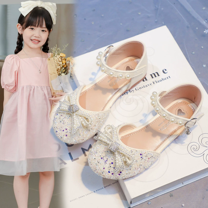 Обувь для девочек Принцесс Баотоу Сандалии Летние 2025 новые мягкие детские одиночные туфли