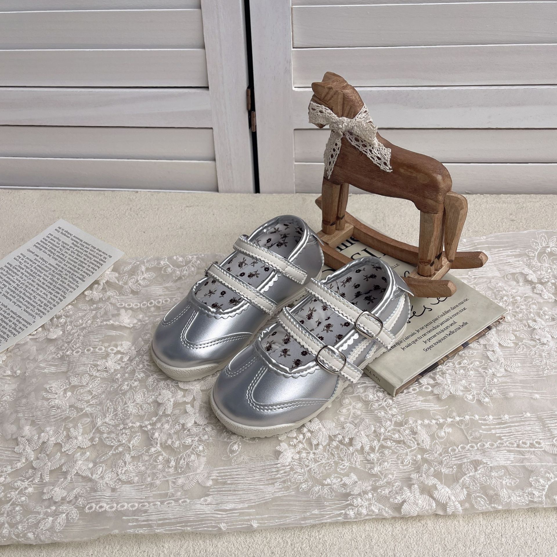 Zapatos de suela suave para niñas, primavera y verano 2026, nuevos zapatos de moda para niños, zapatos de cuero suaves, zapatos casuales transpirables image 9