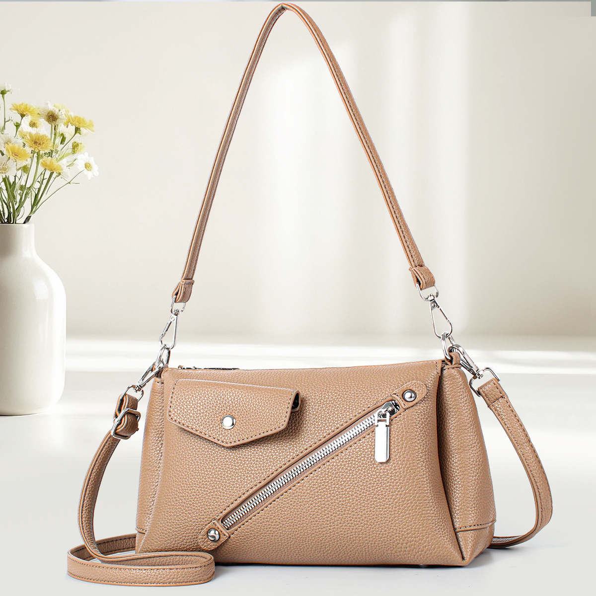 2025 nuevo bolso de mensajero de gran capacidad de estilo perezoso de moda simple y versátil, hombro ligero de moda