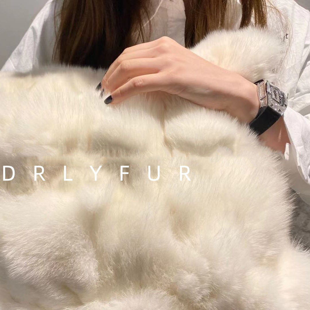 흰 머리 여우 모피