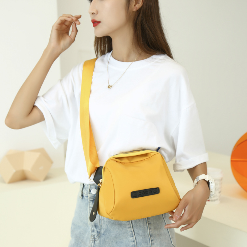 Borsa a tracolla donna in tela, borsa a spalla versatile modello_voghion.com