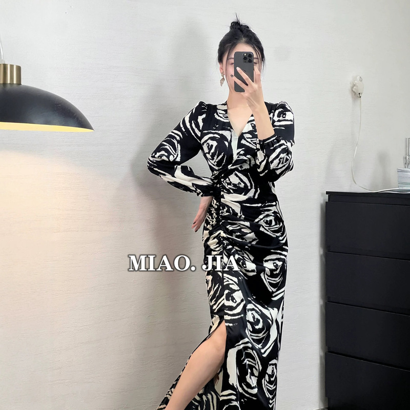 French-Style Rose Print Dress for Women, V-Neck, Long Sleeves, Side Drawstring, Slit Long Dress, High-Waisted, Slimming, Elegant Wrap-Around Style French-Style Rose Print Dress for Women, V-Neck, Long Sleeves, Side Drawstring, Slit Long Dress, High-Waisted, Slimming, Elegant Wrap-Around Style