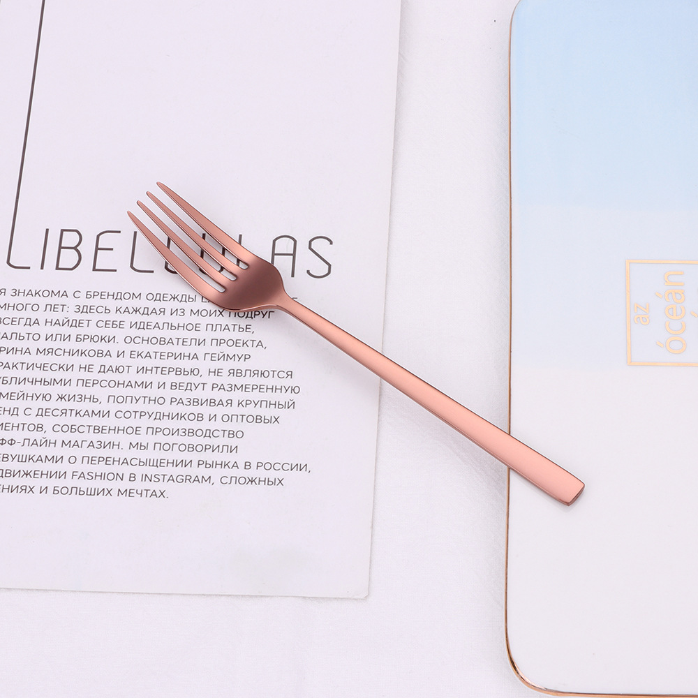로즈 골드 디저트 포크