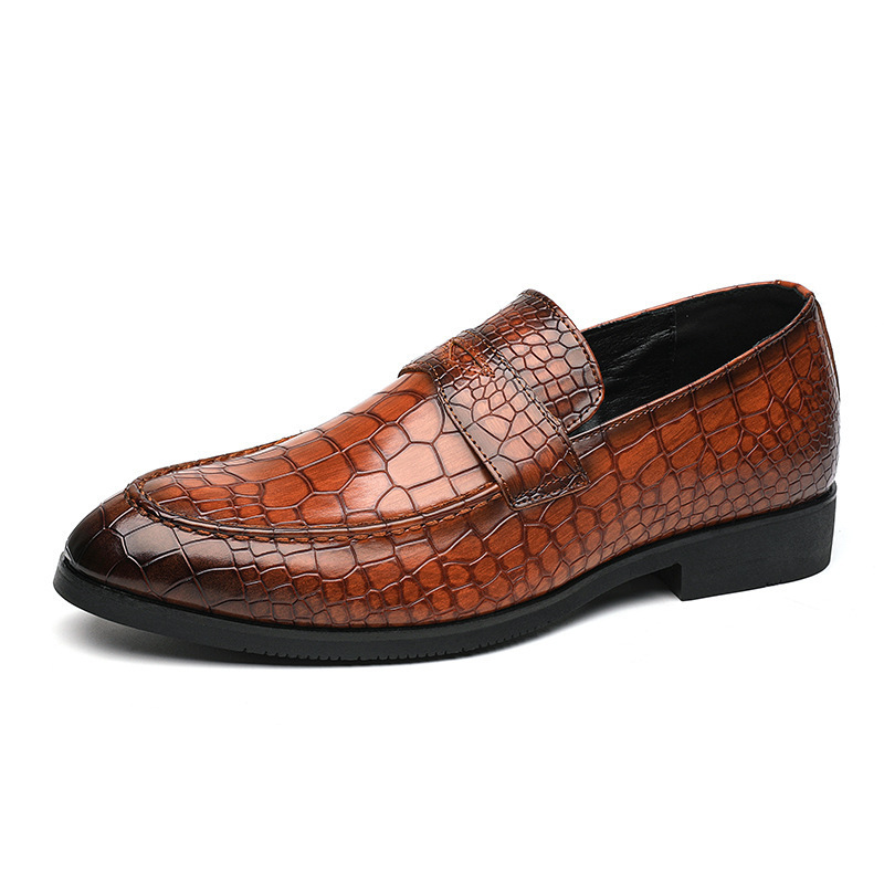 Zapatos de cuero de punta para hombres británicos, zapatos de cuero de barrio barnizado transfronterizos de tamaño grande, zapatos de cuero con patrón de cocodrilo.