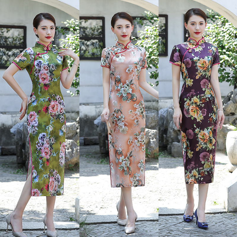 Improved cheongsam dress winter 2021 new fashion Western style mother wedding dress mother antique young happy mother-in-law Improved cheongsam dress winter 2021 new fashion Western style mother wedding dress mother antique young happy mother-in-law