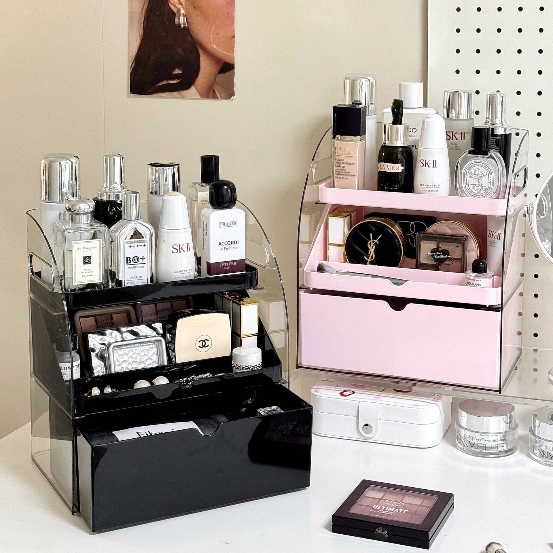 Caja de almacenamiento de cosméticos de escritorio de alta calidad tipo cajón acrílico transparente mesas de tocador divididas en estantes de productos de cuidado de la piel