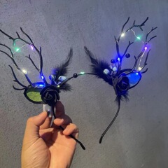 ハロウィーンのカチューシャは写真の道具を撮影します。cosは光るカチューシャを装います。