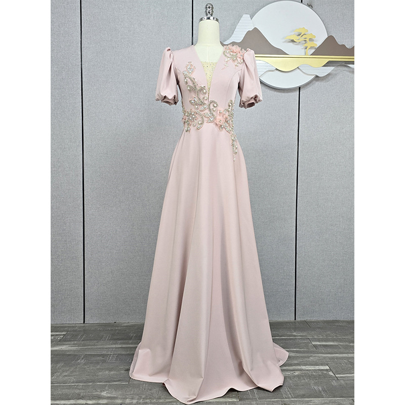 The Host's Dress Is Dignified and Elegant, High-End, New Style, Light Luxury, Niche, Vocal Arts Exam, Folk Song Solo Performance