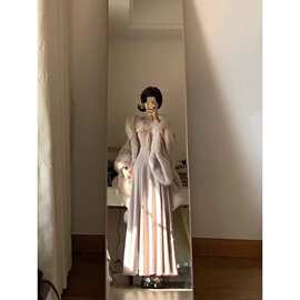 甜美蕾丝连衣裙女冬千金穿搭内搭鱼尾裙新年战袍收腰长裙