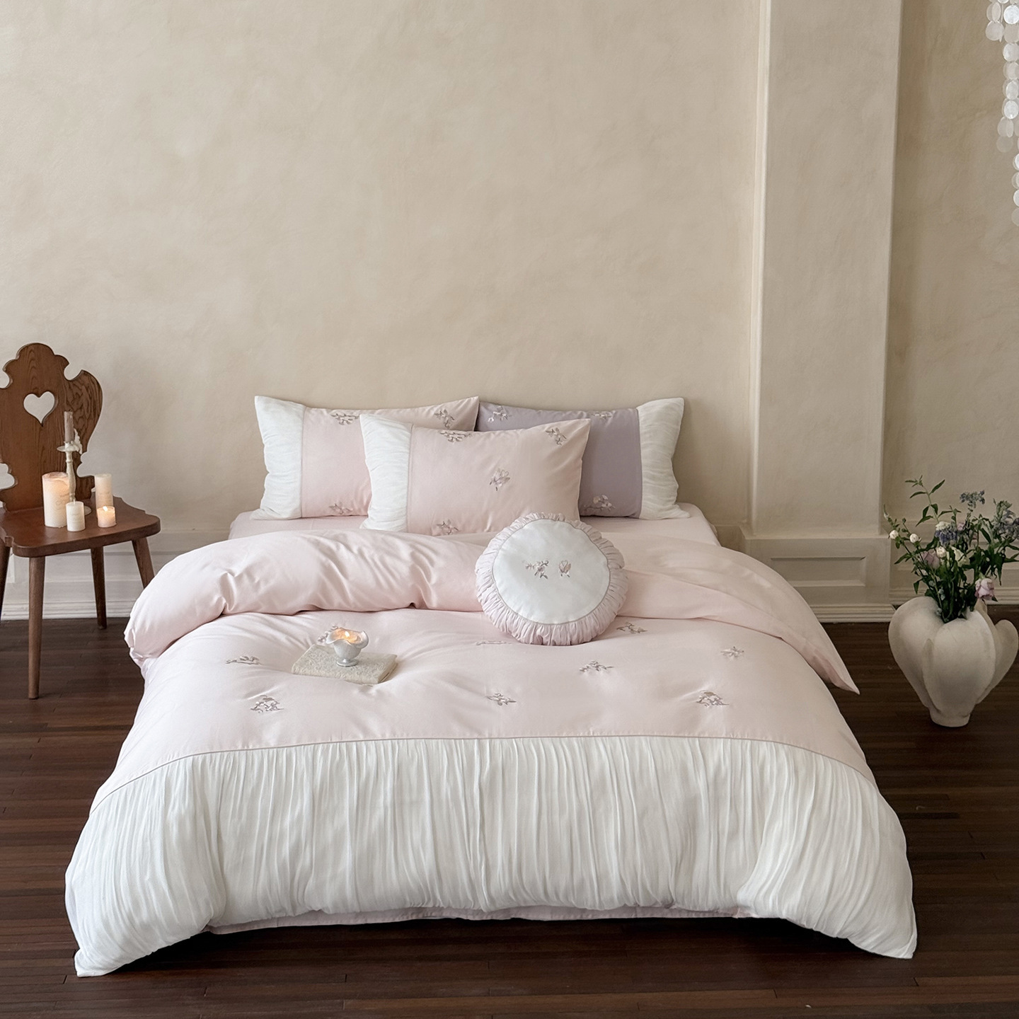 Elegant Embroidered Four-piece Cotton Bedding Set For Bedroom_voghion.com