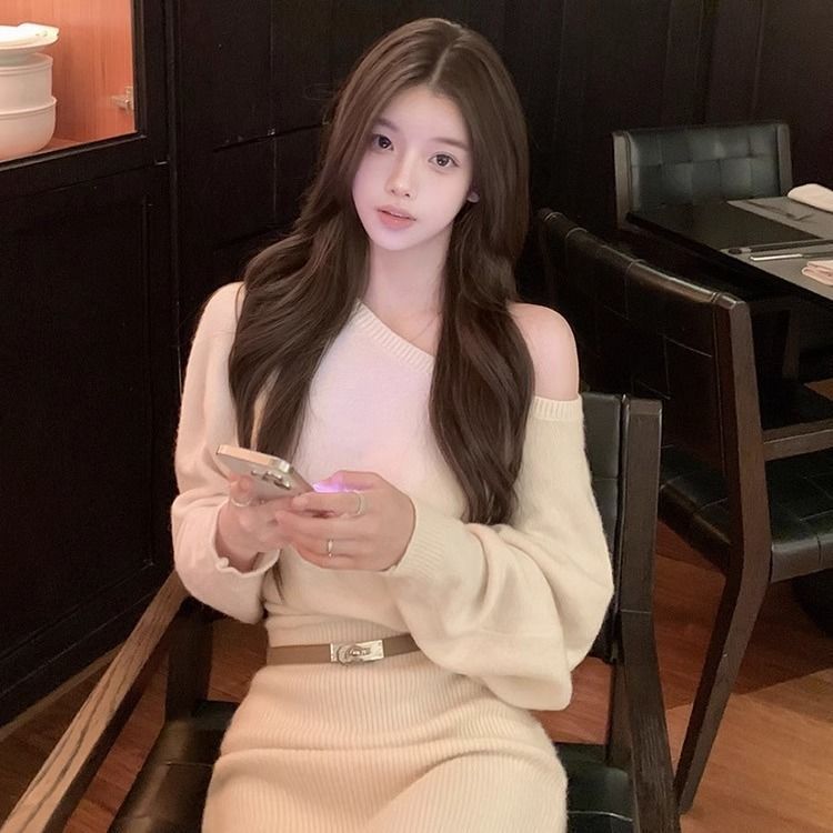白色斜肩针织长袖连衣裙女早秋小个子纯欲显瘦气质毛衣短款包臀裙|undefined