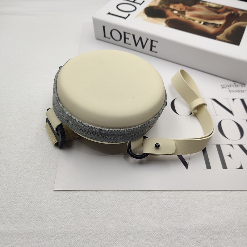 Banana Foldableing Glasses Case with Edge Wrapping, Glasses Bag, Compact and Portable Air Cushion Glasses Storage Box with Velvet Lining