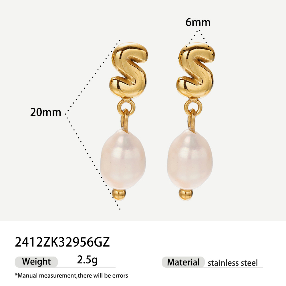 Alta europa y americana de acero inoxidable pendientes de perlas de alta calidad nicho simple joyería de acero de titanio letras pendientes de oro y plata mujeres