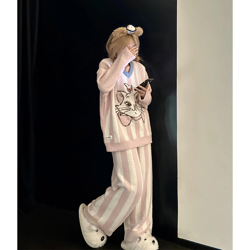 Cute Mary Cat Half Velvet Pajamas Women's Autumn and Winter New Thickened Warm Stuffed Knitted Home Clothes Set Cute Cute Mary Cat Half Velvet Pajamas Women's Autumn and Winter New Thickened Warm Stuffed Knitted Home Clothes Set Cute