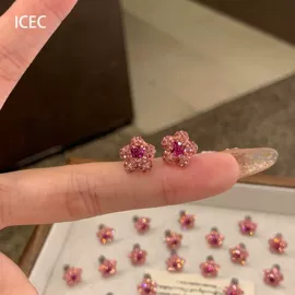 耳钉;耳环;项链