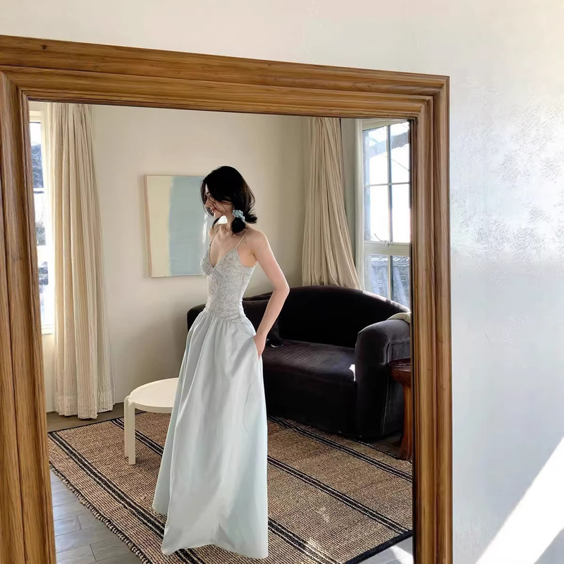 Lienni2026 Spring and Summer New Style Elegant Waist-Slimming Custom-Dyed Lace Long Suspender Dress for Women Lienni2026 Spring and Summer New Style Elegant Waist-Slimming Custom-Dyed Lace Long Suspender Dress for Women