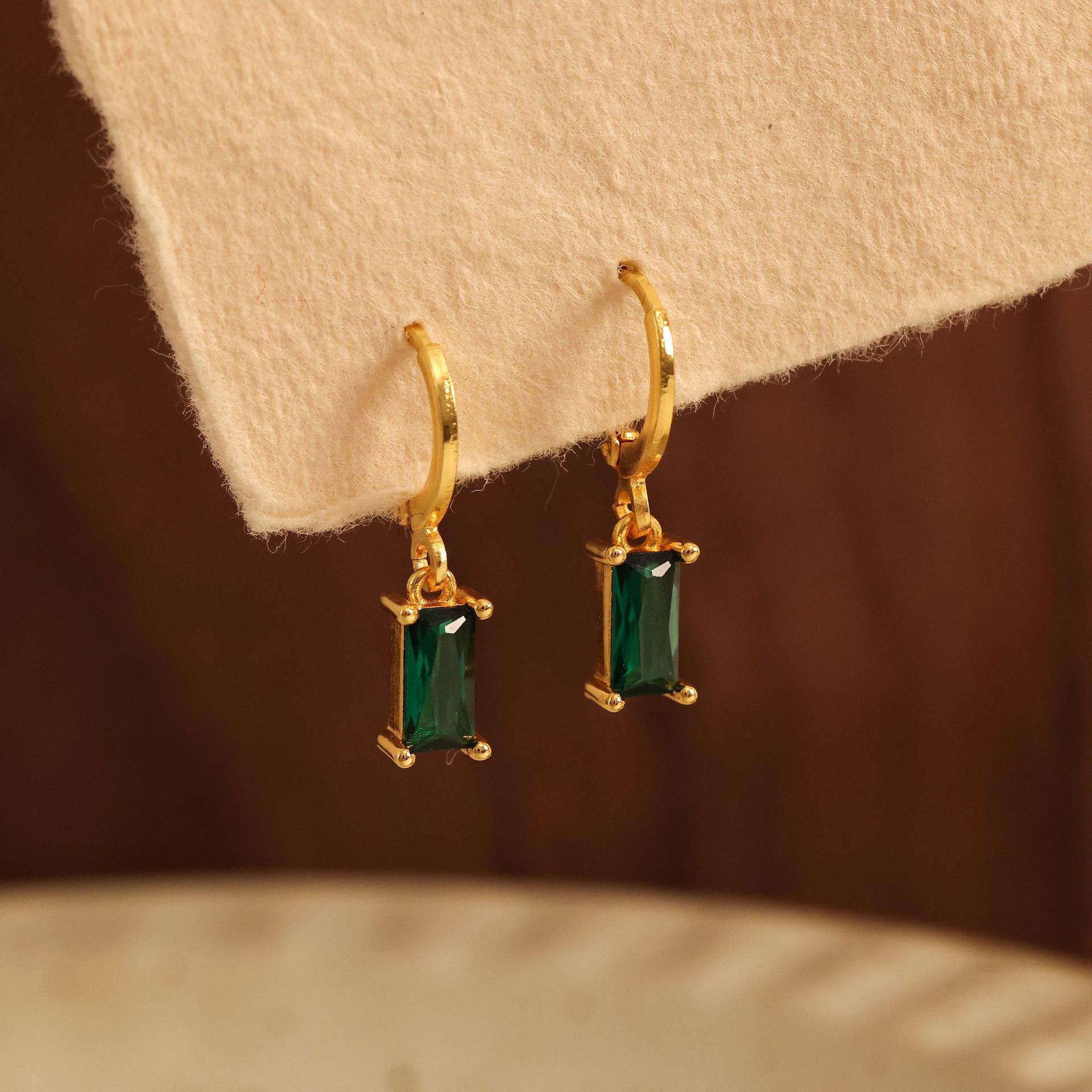Orecchini geometrici in zircone per uomo ear cuff alla moda_voghion.com