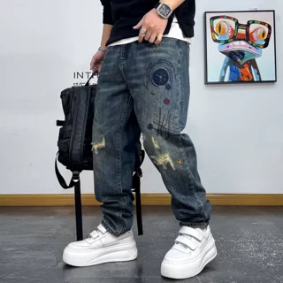 高街潮牌复古破洞潮流刺绣牛仔裤春秋款宽松大码直筒痞帅哈伦裤男