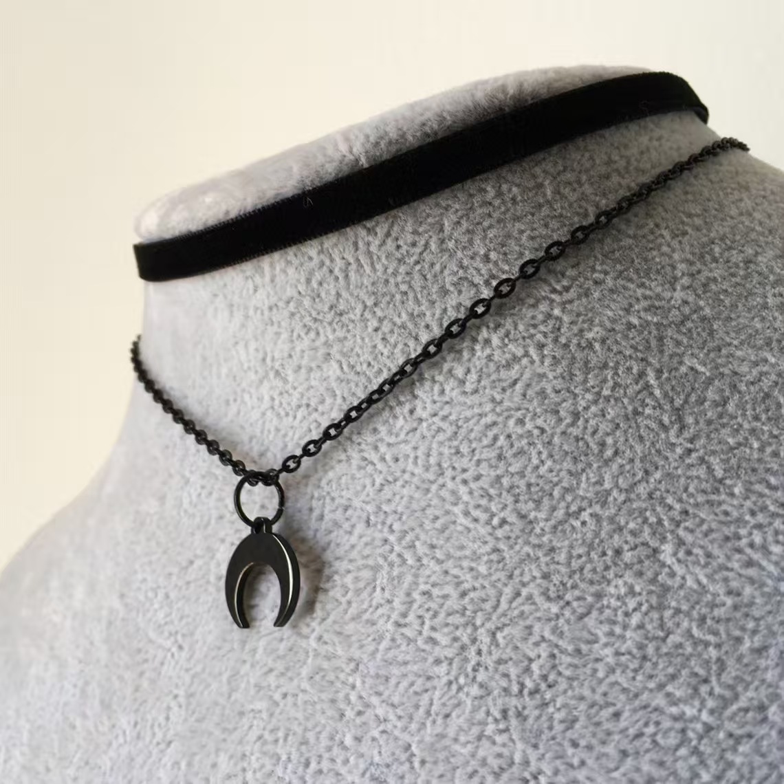 Amazon Foreign Trade Gothic Black Rose Moon Crow Necklace Jewelry Factory Direct Sale