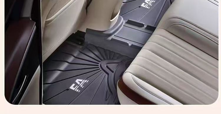 Oula T injection-molded car floor mats are made entirely of formaldehyde-free materials, odorless, non-slip, safe for babies and cats, wear-resistant, black