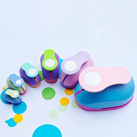 裁纸刀;其他裁剪用品;打花机/打孔机