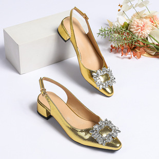 �羳�W�����_˹���ļ����e�L��Ьˮ���Ƥ�и�35-43�a���Q����؛