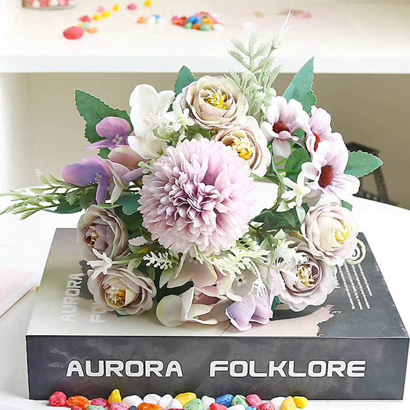 보라색 차 장미 조합