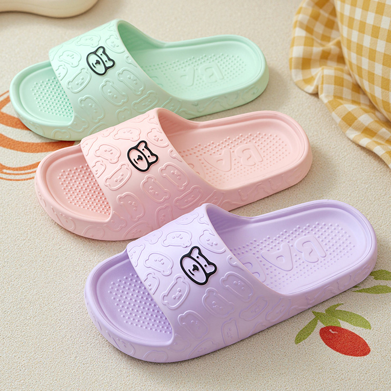 Zapatillas infantiles para niños de verano nuevas zapatillas infantiles de baño interior antideslizantes antiodores para niños