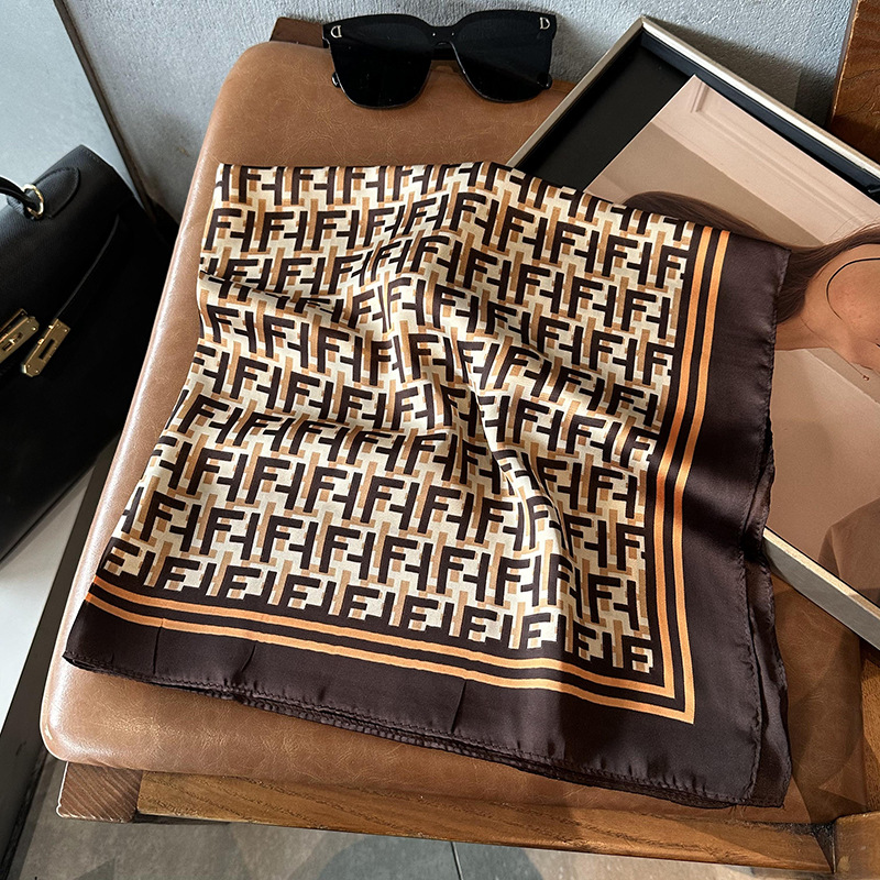 Bufandas de seda para mujeres 2025 primavera y otoño moda versátil temperamento minimalista 65cm bufandas de seda simuladas bufandas delgadas bufandas