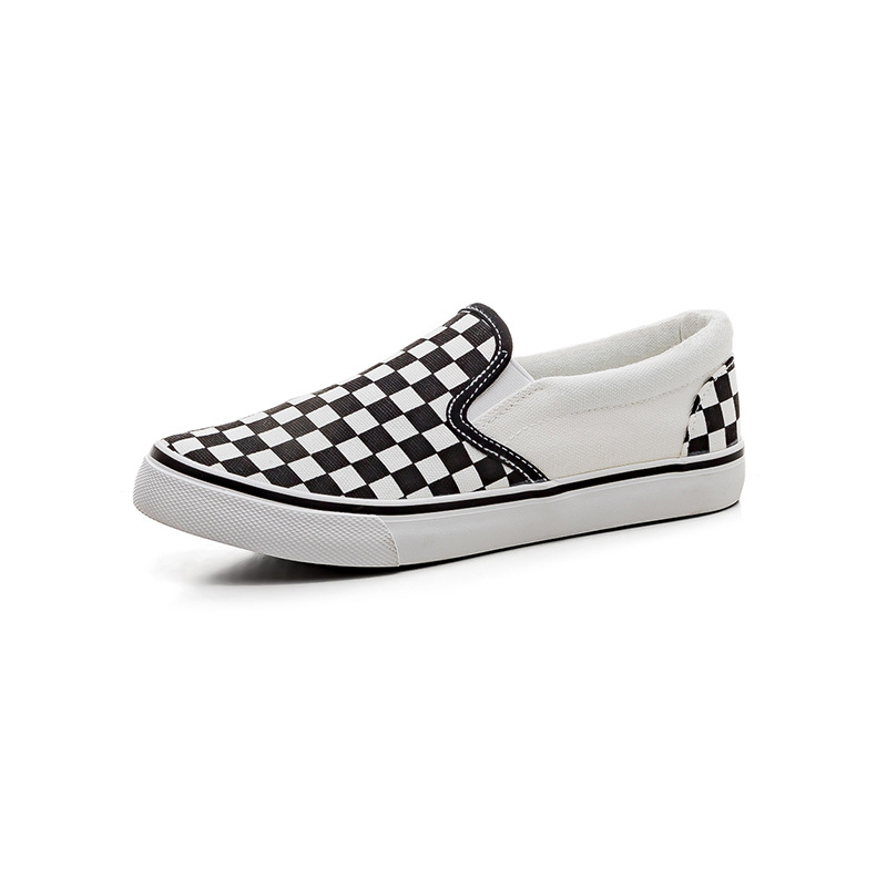 Hombres y mujeres zapatos de lona a cuadros negros y blancos de primavera 2026 nuevos zapatos deportivos casuales de estudiantes de estilo coreano tablero de ajedrez zapatos de skate para parejas