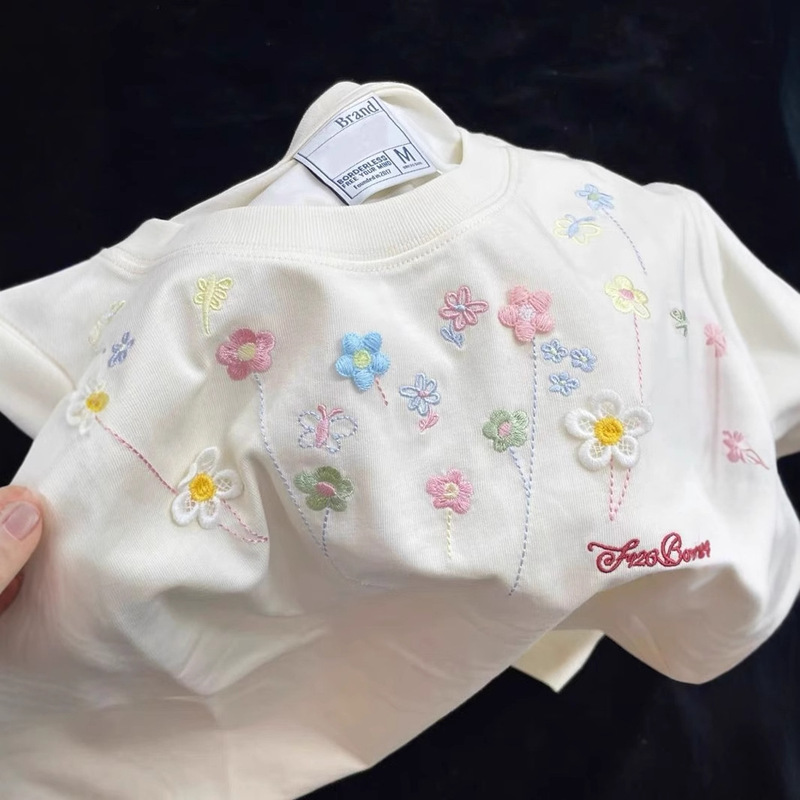 2026 New Summer Style Slim-Fitting Embroidered Three-Dimensional Floral Round-Neck Short-Sleeved Top